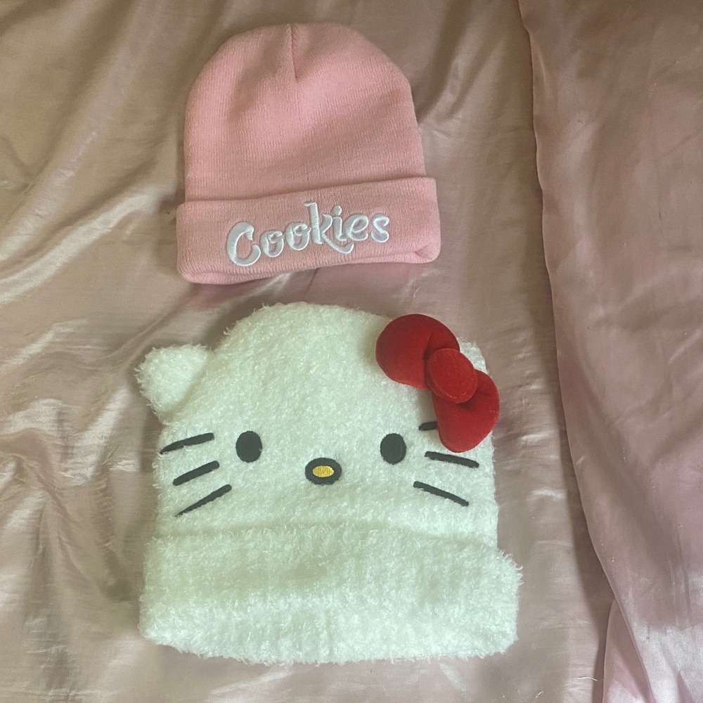 Hello Kitty White and Red Beanie